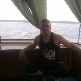 Парень, спортивного телосложения. Ищу девушку или женщину раскрепощенную в сексе в Москве