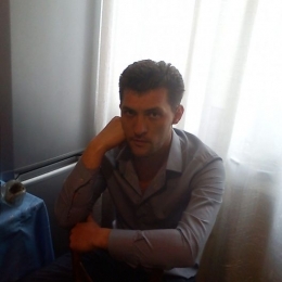 Парень, ищу девушку для куни, да все что угодно, пишите, я на авто Парень, ищу девушку для куни, да все что угодно, пишите, я на авто